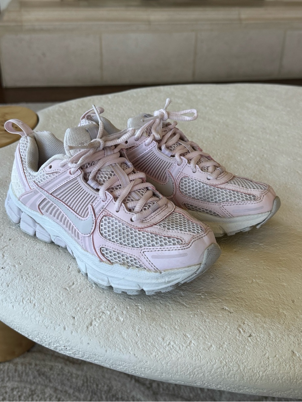 Nike Vomero 5 Light Pink Sneakers size 3.5